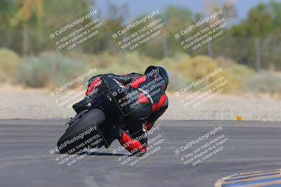 media/Sep-25-2023-Moto Forza (Mon) [[81ffa65e0a]]/B-C Group/Session 4 (Turn 2 Backside)/